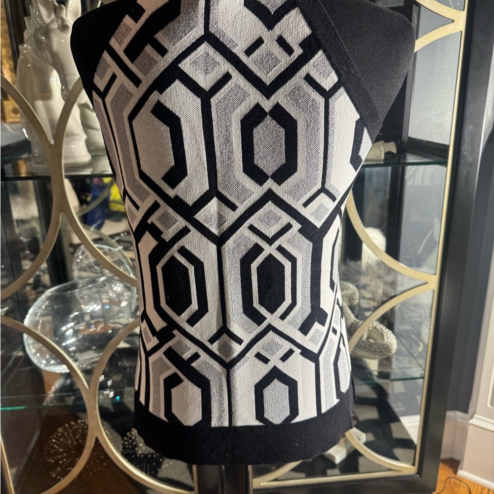 INC International Concepts Black and White Graphic Tank Top - Picture 3 of 6